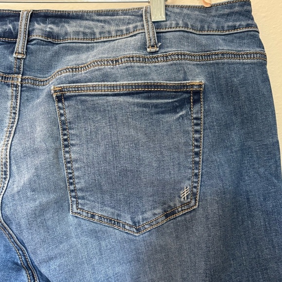 Silver Jeans Co Suki Slim Boot Jeans 22W x 33 Blue Stretch Denim - Picture 10 of 12